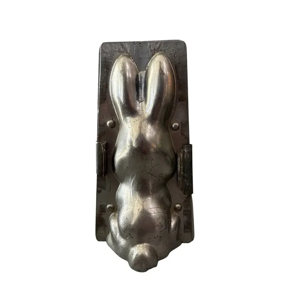 Antique Vintage Easter BUNNY RABBIT SITTING ON HIND LEGS Chocolate Mold. #286